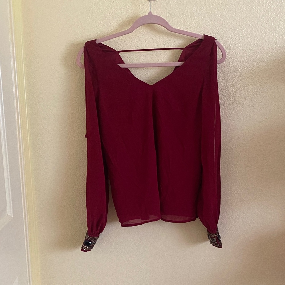 NWOT Buttons Elegant Burgundy Cold Shoulder Blouse, Size XS